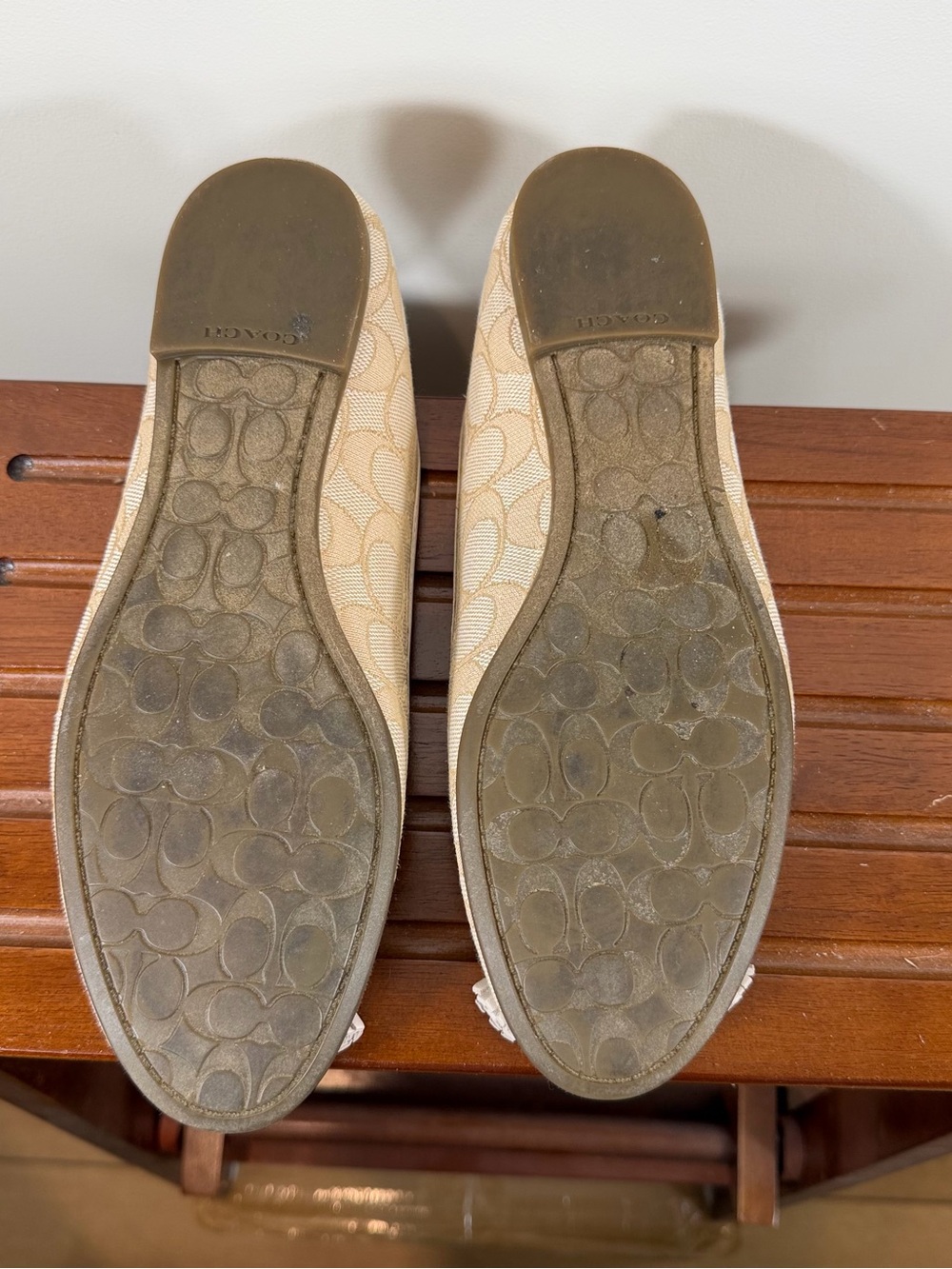 Coach Beige Ivory Signature Canvas Ballet Flats with Tassel Size 7.5B - Picture 7 of 7